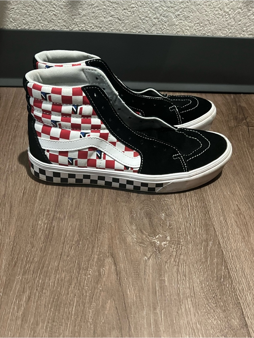 Vans Sk8-Hi Checkerboard High Top Sneakers Men’s Size 8 = Women’s 9.5